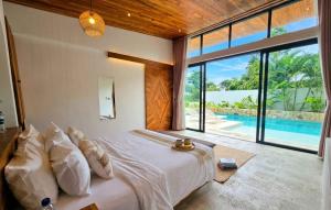 Tropical Cozy Villa with Outdoor Bath
