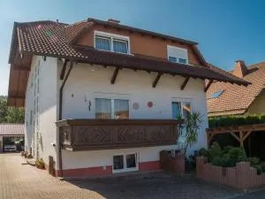 Ferienappartement Persang GbR - Sturzelbronn