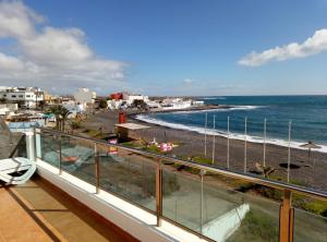 APARTAMENTO PRIMERA LÍNEA DE PLAYA