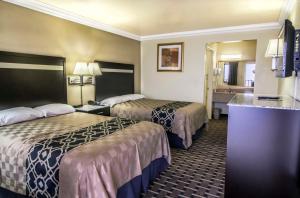 Double Room room in Inn of America