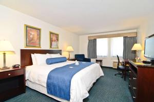 Presidential Suite room in Best Western Plus Gas City