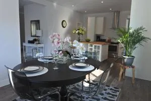 Black Rooster Guesthouse - Prince Rupert