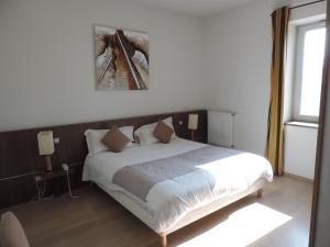 Hotels Au Moulin des Ecorces : photos des chambres