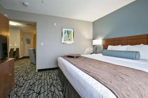 Three-Bedroom Suite room in Best Western Plus Blaine at the National Sports Center