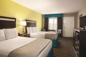 Queen Room with Two Queen Beds - Smoking room in Best Western Inn Florence