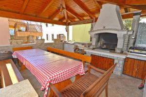 Apartments Creska 629