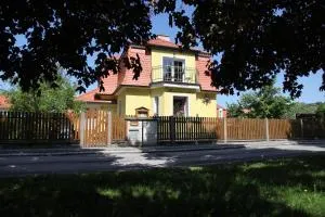 太阳酒店 - 伏尔塔瓦河畔赫卢博卡