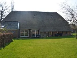 Staying in a thatched barn with box bed Achterhoek - Haarlo