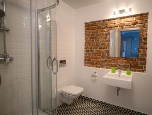 Happy Day Apartments