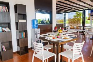 Globetrotter Inn - Palawan Inc.