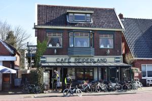 Reiderland appartementen centrum Bad Nieuweschans 50 meter supermarkt