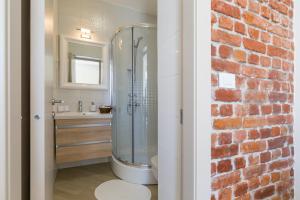 Central Boutique Apartments with balconies, in walking distance to the sea