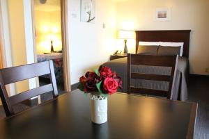 Junior Suite - Non Pet Friendly room in Sunset Surf Motel