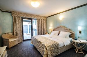 Comfort One-Bedroom Apartment with Patio and Partial Sea View room in Villa Bellevue Portoroz-Portorose
