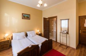 Standard Twin Room room in Vinum Hotel