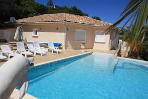 Superbe villa vue mer avec piscine a debordement