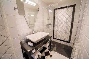 Hotels Jehan De Beauce - Les Collectionneurs : photos des chambres