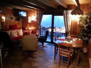 Chalet in Hommert with garden