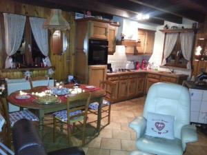 Chalets Cozy Chalet with Breathtaking Views in Hommert : photos des chambres