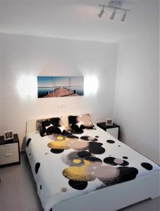 Apartamento Renovado,vistas piscina, aire acondicionado,wifi