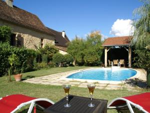 Maisons de vacances Chic Holiday Home in Aquitaine with Swimming Pool : photos des chambres