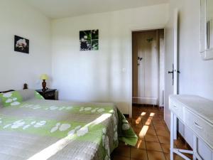 Maisons de vacances Holiday Home in Bormes-les-Mimosas with Pool : photos des chambres