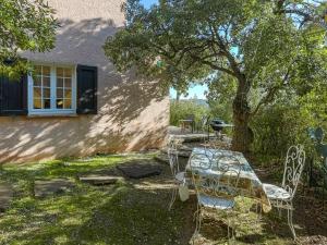 Maisons de vacances Holiday Home in Bormes-les-Mimosas with Pool : photos des chambres