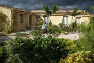 B&B / Chambres d'hotes Les Romarins : photos des chambres