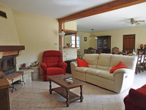 Villas Traditional villa in Lias D armagnac with pool : photos des chambres