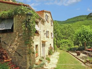 Chata Secluded Holiday Home in South of France with Swimming Pool Saint-Laurent-de-Cerdans Francie