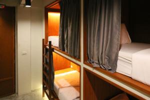 Phòng tập thể 8 giường (Nam & Nữ) (8-Bed Mixed Dormitory)