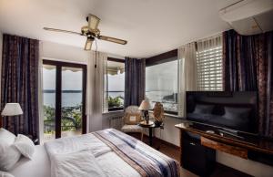Comfort Double or Twin Room with Balcony and Sea View room in Villa Bellevue Portoroz-Portorose