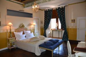 B&B / Chambres d'hotes La Tour du Lion : Suite Double Standard