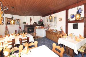Cafe Maria - Pension - B&B