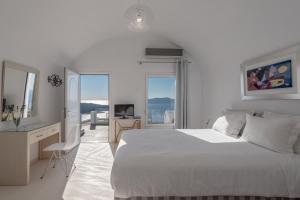 Villa Renos Hotel Santorini Greece