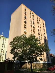 Hetedik Apartman - بيتْش