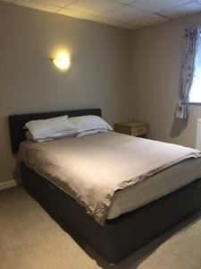 Standard Double Room room in The Fitzwilliam Arms Hotel