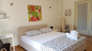 Errathens Wheat Apartment - Athens Center, 3 BD, 1 BATH