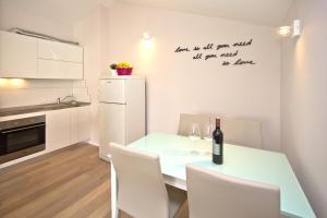 Apartments Adria