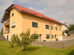 Spacious Apartment With Garden in Welschbillig Germany