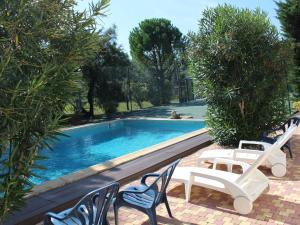 Maisons de vacances Cozy Holiday Home in Piolenc with Private Pool : photos des chambres