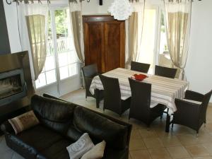 Villas Detached villa with enclosed beautiful garden and private pool 1km from C reste : photos des chambres