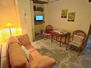 Holiday Home in Apecchio with Pool & Terrace