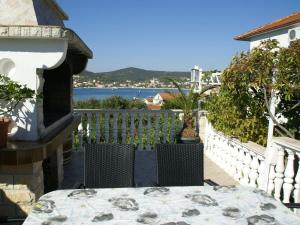 obrázek - Neat apartment in Vinisce with magnificent sea and beach within walking distance