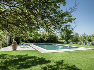 Exotic Farmhouse in Asciano with Swimming Pool