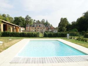 Maisons de vacances Holiday home with swimming pool on the estate of a noble castle near Nettancourt : photos des chambres