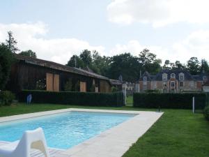 Maisons de vacances Holiday home with swimming pool on the estate of a noble castle near Nettancourt : photos des chambres