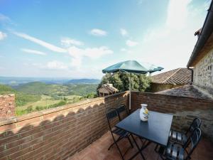 Holiday Home in Monte Santa Maria with Pool