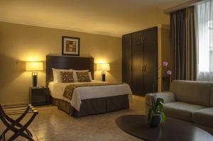 Aparthotel Sevilla Suites