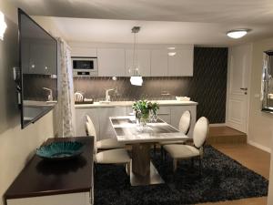 Apartament z prywatnym, krytym basenem